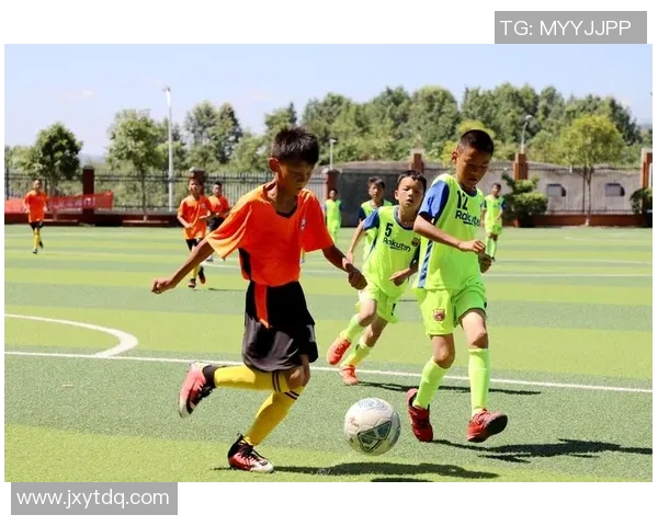 足球明星主题粘土画展现运动激情与艺术魅力的完美结合